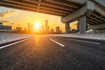 家里养两只猫总是打架要不要分开饲养